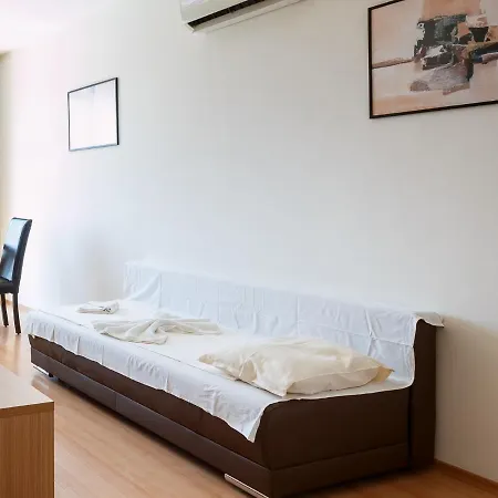 Appartement Seaside Garden 2 Bedroom For 4+1 Pax *