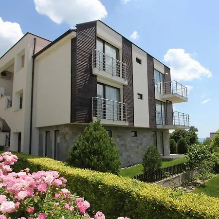 Appartement Seaside Garden 2 Bedroom For 4+1 Pax *