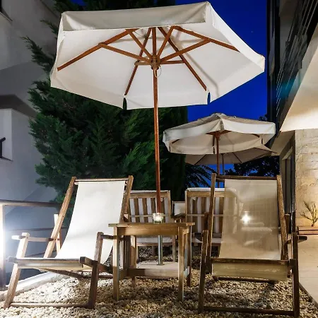 Seaside Garden With 2 Bedroom For Up To 5 Pax Διαμέρισμα *