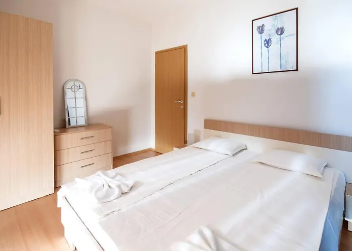 Seaside Garden With 2 Bedroom For Up To 5 Pax